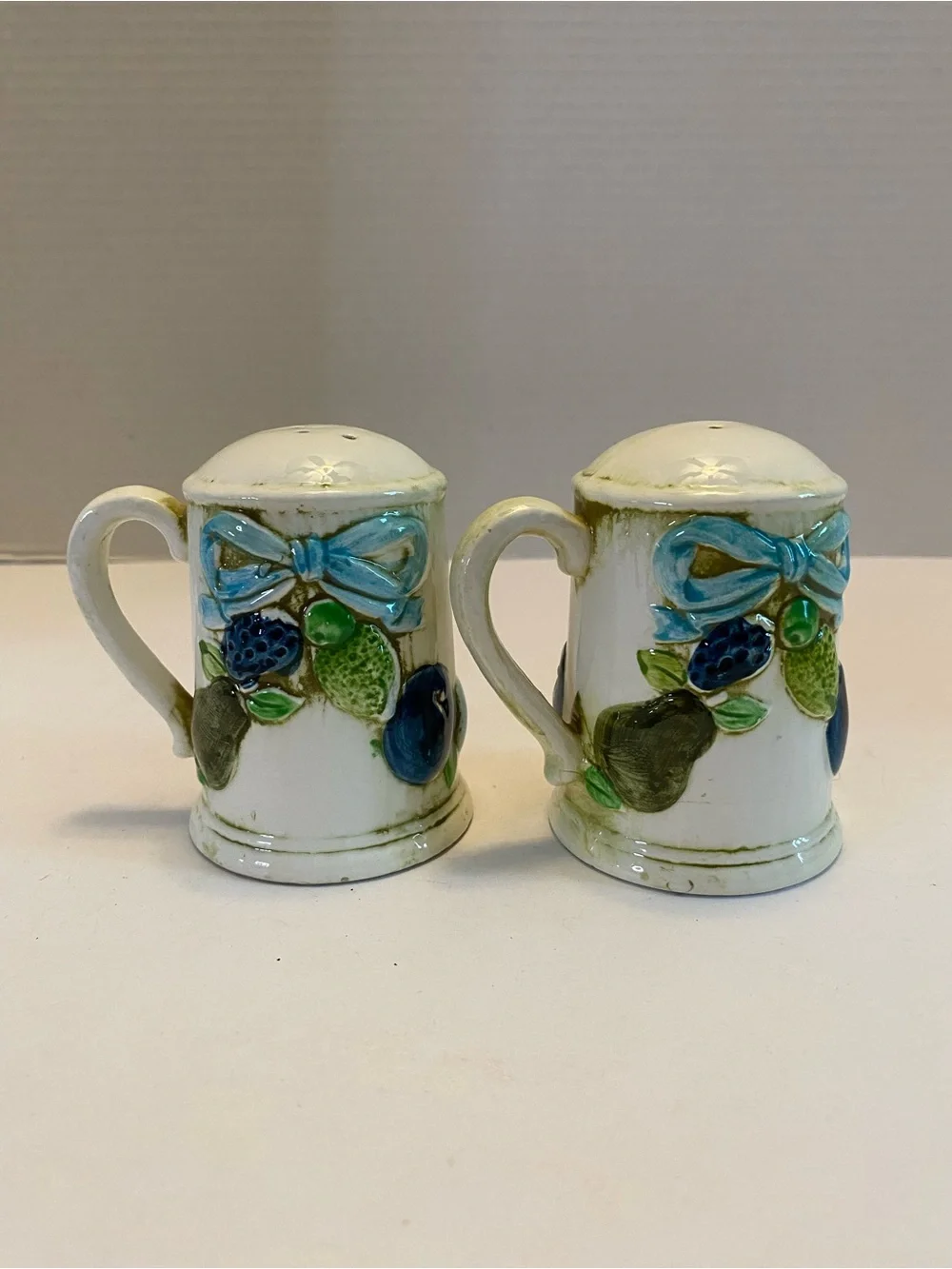 Napcoware Made in Japan S&P Shakers Fruit Design C-8268 No Chips Or Cracks.